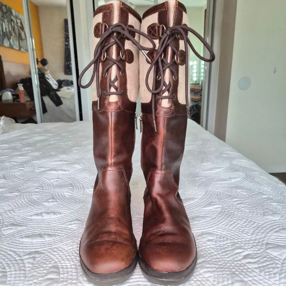 VGUC UGG Elsa Tall Leather Boot Brown Cream size 8